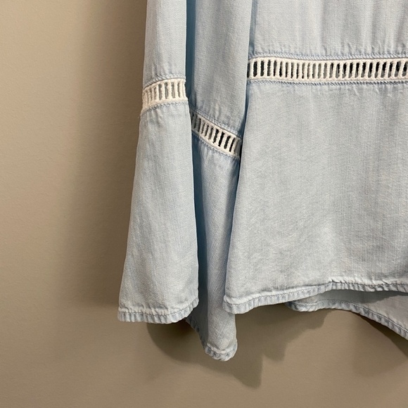 Cloth & Stone - Anthropologie - Chambray V-neck Women's Shirt Blue Size Medium - Picture 6 of 11